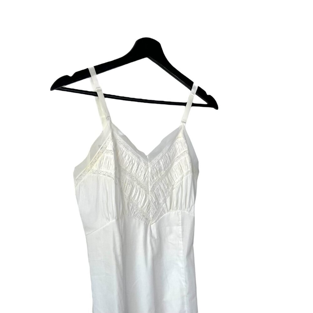 Vintage 60s White Knee Length Slip Small - Picture 2 of 12